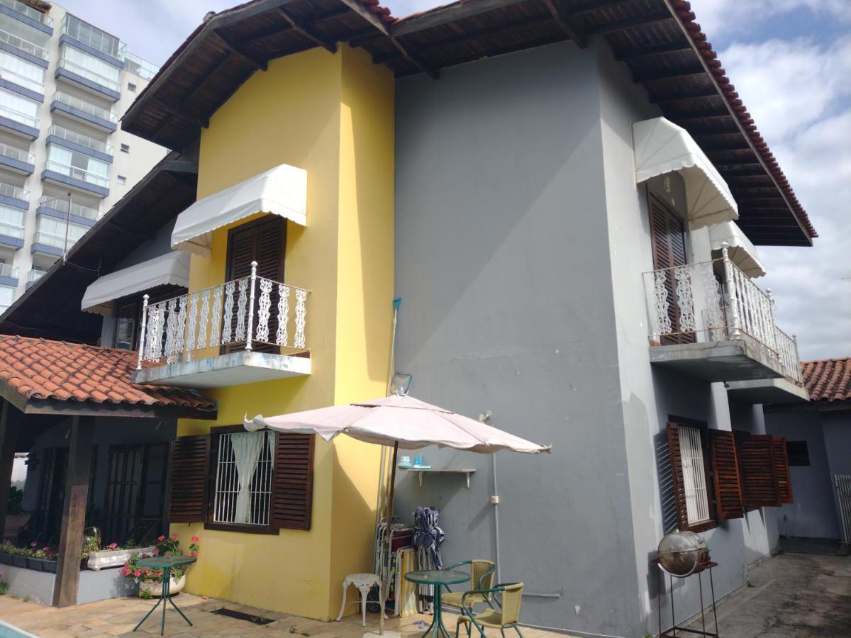 Hostel Le Castelle คารากัวตาตูบา ภายนอก รูปภาพ